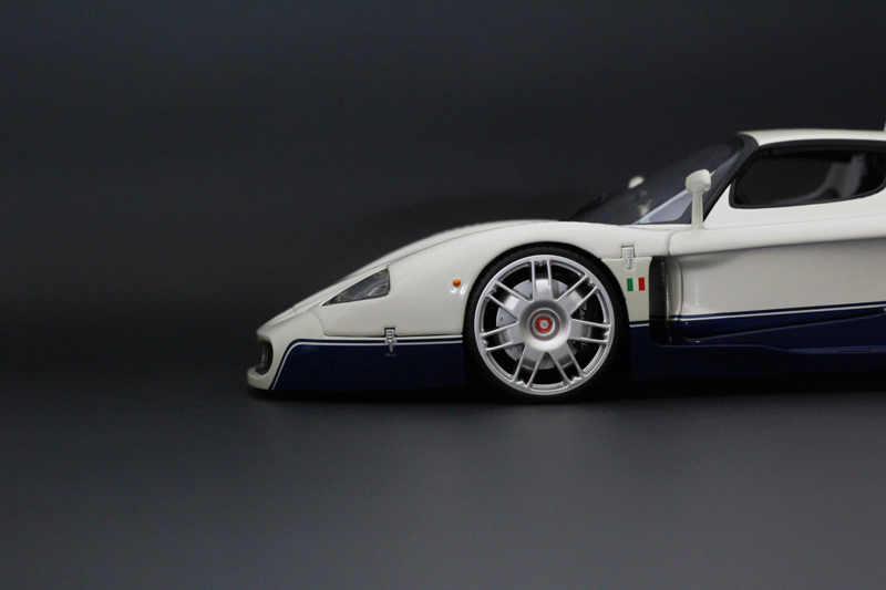 Illustration for article titled Maserati MC12 by Hot Wheels in 1:18
